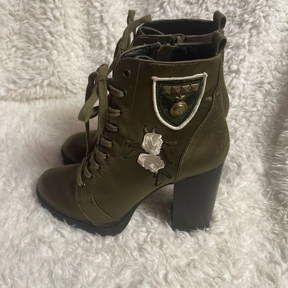 Steve Madden Laurie Fabric Satin olive green lace up heels boots.SZ 10M - Picture 1 of 11